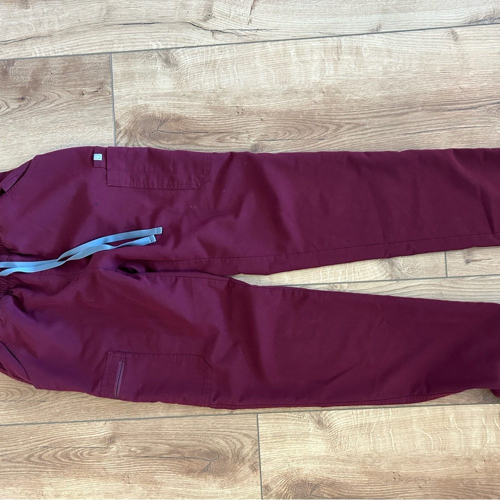 Figs Burgundy Scrub Set